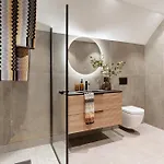 Вилла Luxurious In The Heart Of With Private Parking Берген