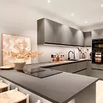 Luxurious In The Heart Of With Private Parking * Берген
