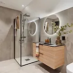 Luxurious In The Heart Of With Private Parking Берген