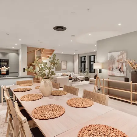Luxurious In The Heart Of With Private Parking Villaer *
